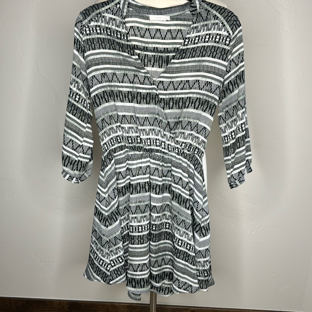 Lush V neck dress Size Small